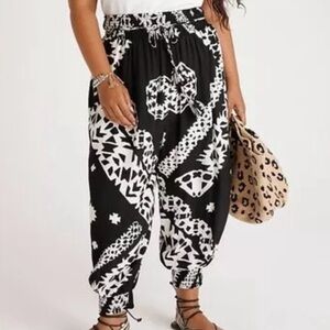 Anthropologie Aniya Balloon Joggers black motif printed pants